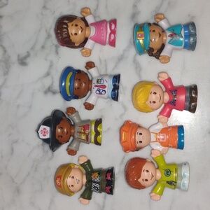 lot of 8 fisher price little people